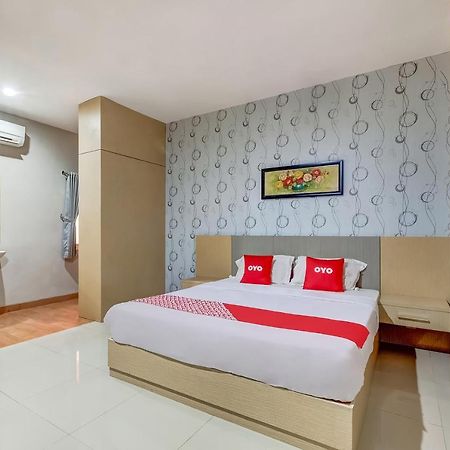 Oyo Flagship 3726 Tembok Batu Residence Tugu Buitenkant foto