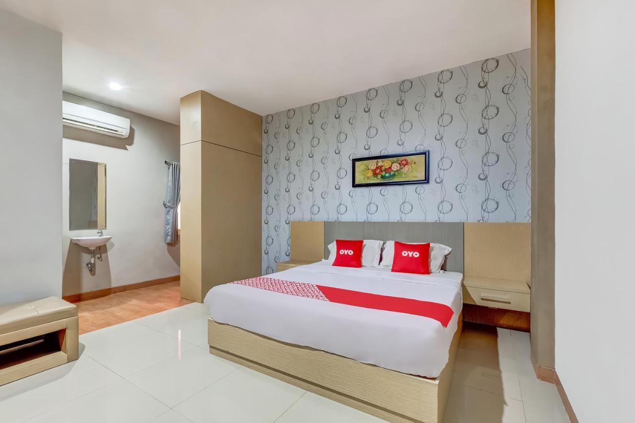Oyo Flagship 3726 Tembok Batu Residence Tugu Buitenkant foto