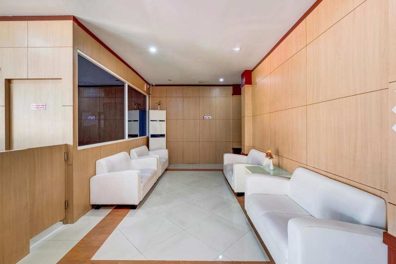 Oyo Flagship 3726 Tembok Batu Residence Tugu Buitenkant foto