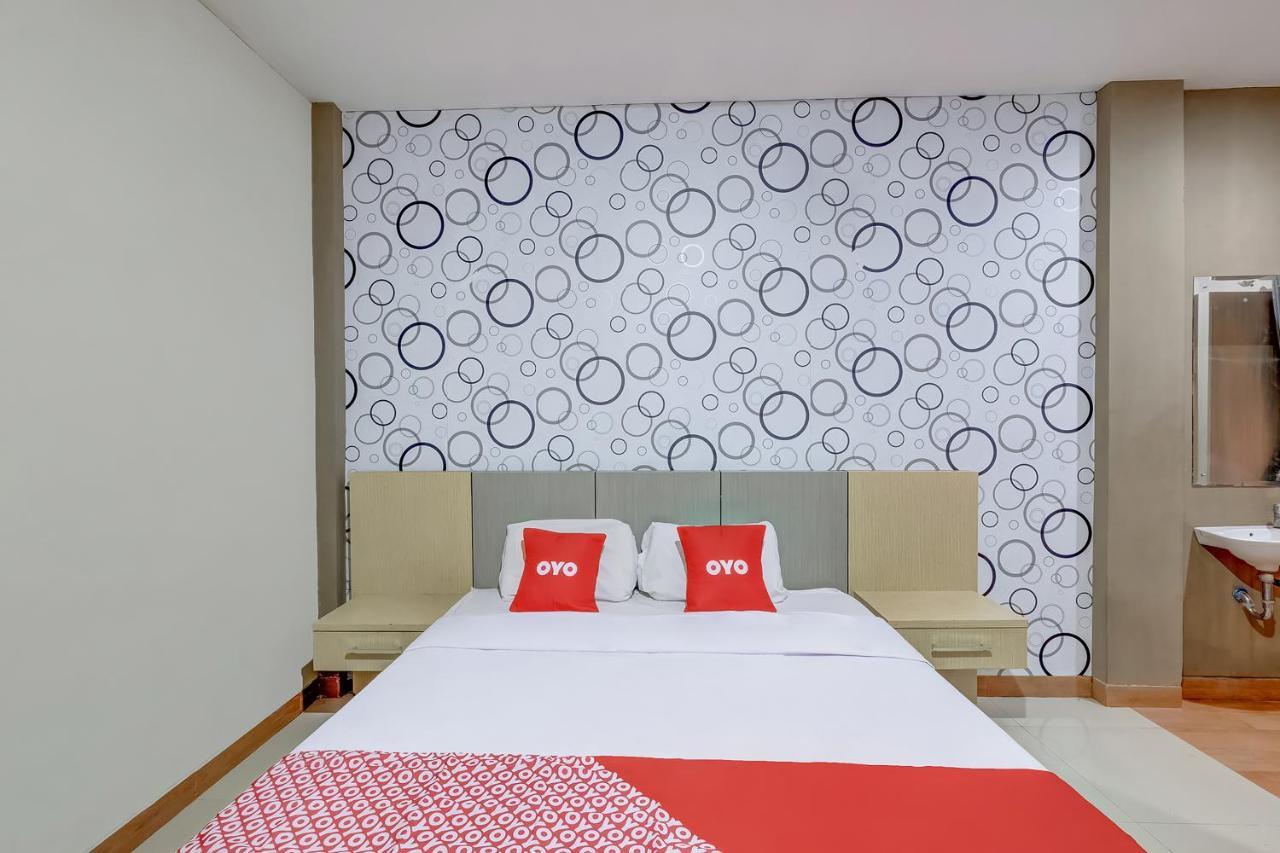 Oyo Flagship 3726 Tembok Batu Residence Tugu Buitenkant foto