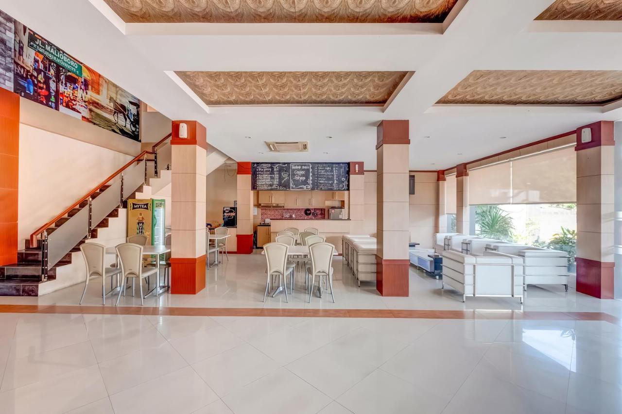 Oyo Flagship 3726 Tembok Batu Residence Tugu Buitenkant foto