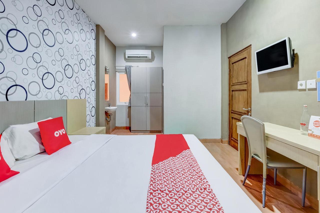 Oyo Flagship 3726 Tembok Batu Residence Tugu Buitenkant foto