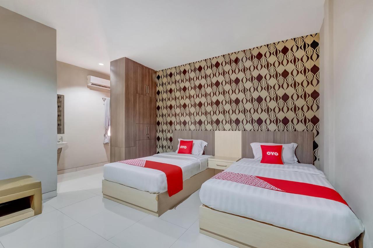Oyo Flagship 3726 Tembok Batu Residence Tugu Buitenkant foto