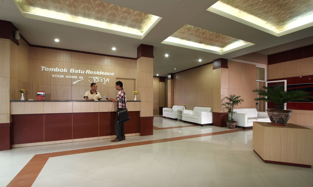 Oyo Flagship 3726 Tembok Batu Residence Tugu Buitenkant foto