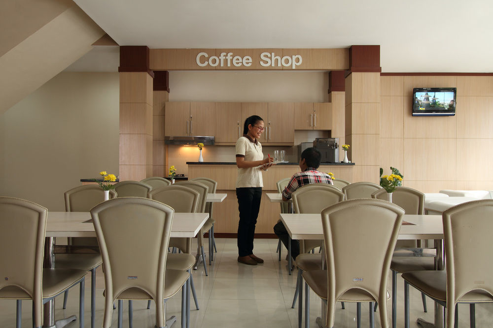 Oyo Flagship 3726 Tembok Batu Residence Tugu Buitenkant foto