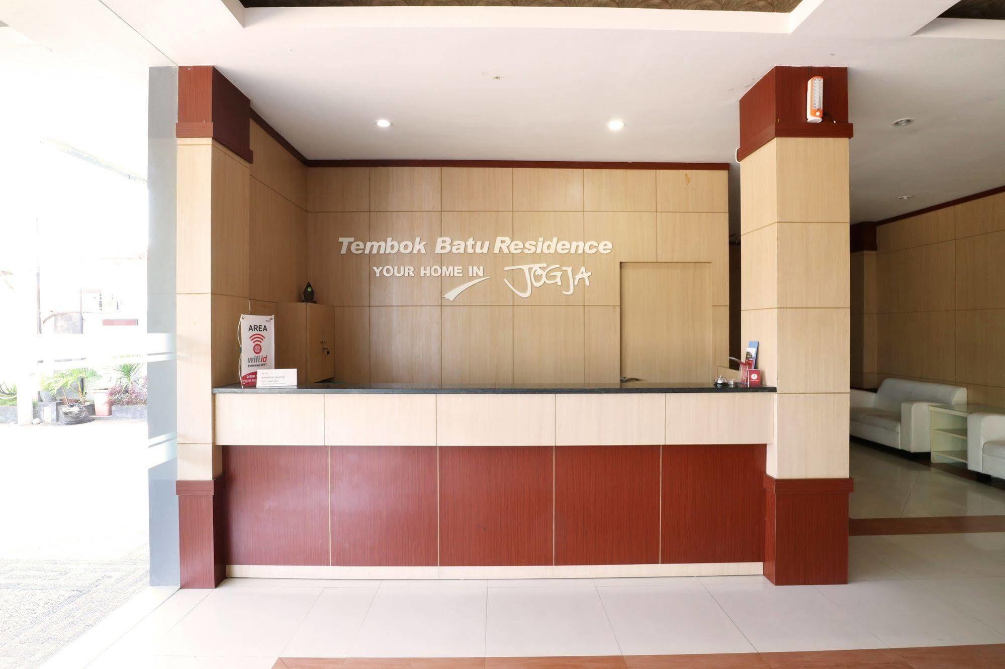 Oyo Flagship 3726 Tembok Batu Residence Tugu Buitenkant foto