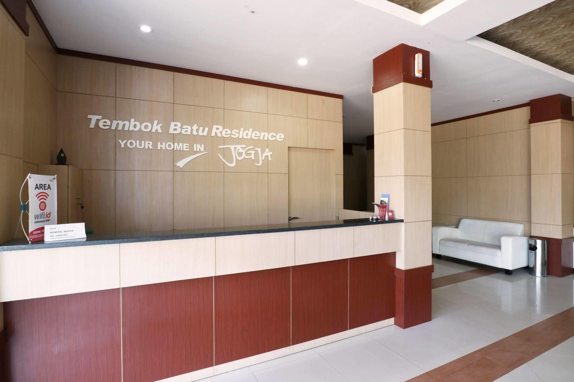 Oyo Flagship 3726 Tembok Batu Residence Tugu Buitenkant foto